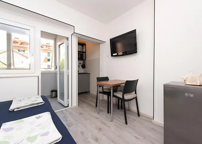 Laghanini Apartments